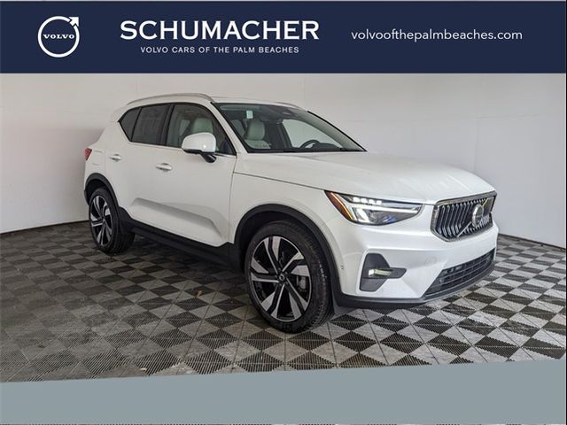 2025 Volvo XC40 Plus Bright Theme