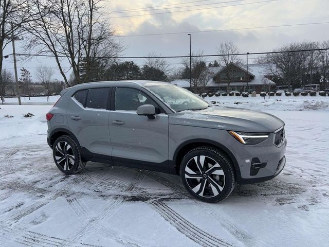 2025 Volvo XC40 Plus Bright Theme