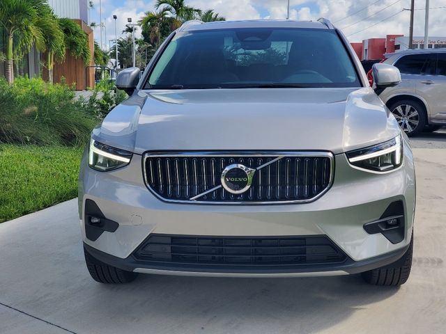 2025 Volvo XC40 Plus Bright Theme