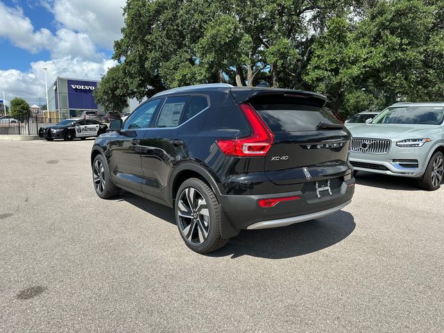 2025 Volvo XC40 Plus Bright Theme