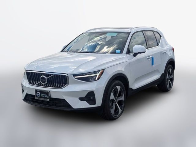 2025 Volvo XC40 Plus Bright Theme