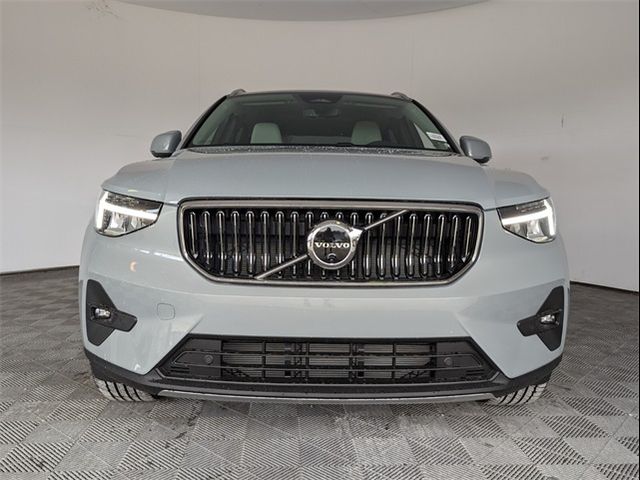 2025 Volvo XC40 Plus Bright Theme