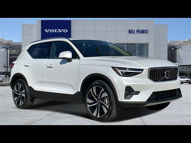 2025 Volvo XC40 Plus Bright Theme