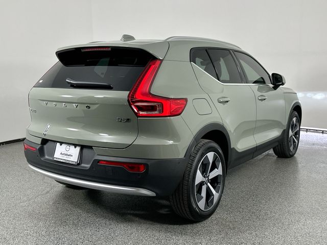 2025 Volvo XC40 Plus Bright Theme