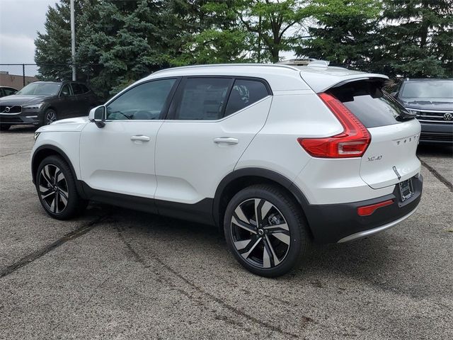 2025 Volvo XC40 Plus Bright Theme