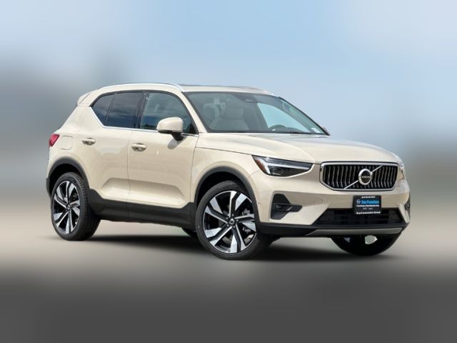 2025 Volvo XC40 Plus Bright Theme