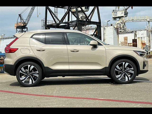 2025 Volvo XC40 Plus Bright Theme