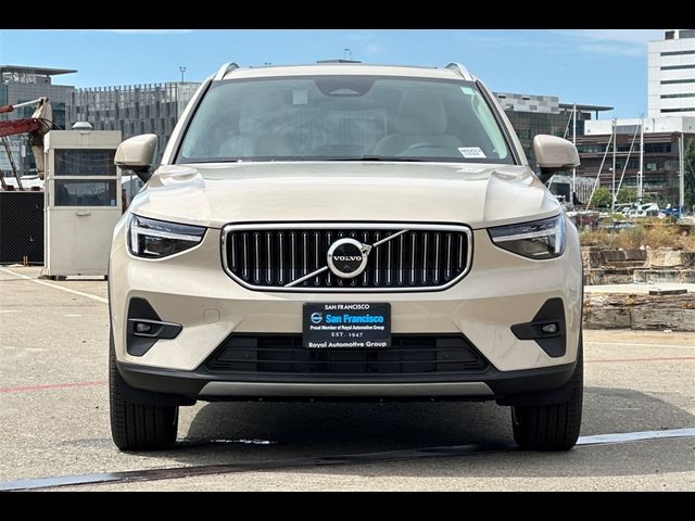 2025 Volvo XC40 Plus Bright Theme