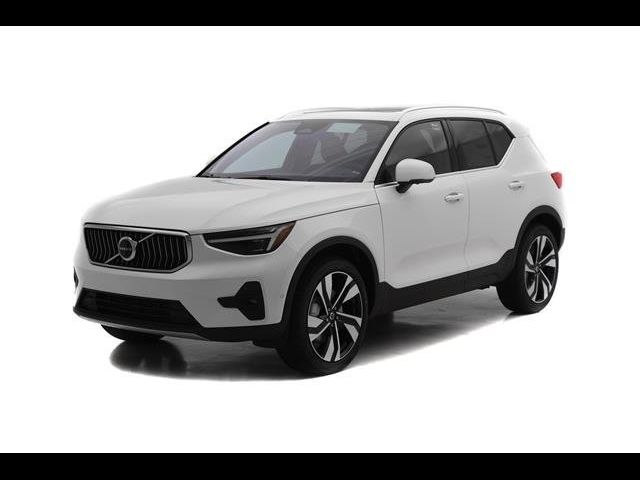 2025 Volvo XC40 Plus Bright Theme