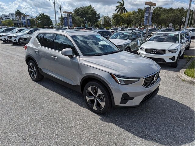 2025 Volvo XC40 Plus Bright Theme