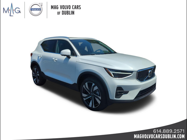 2025 Volvo XC40 Plus Bright Theme