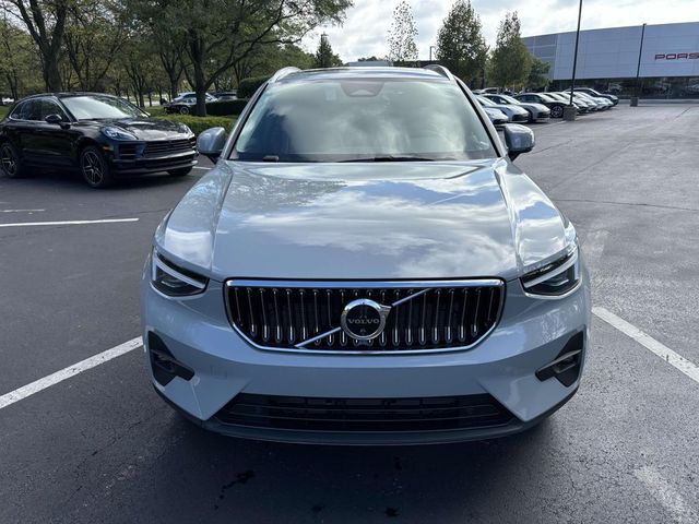 2025 Volvo XC40 Plus Bright Theme