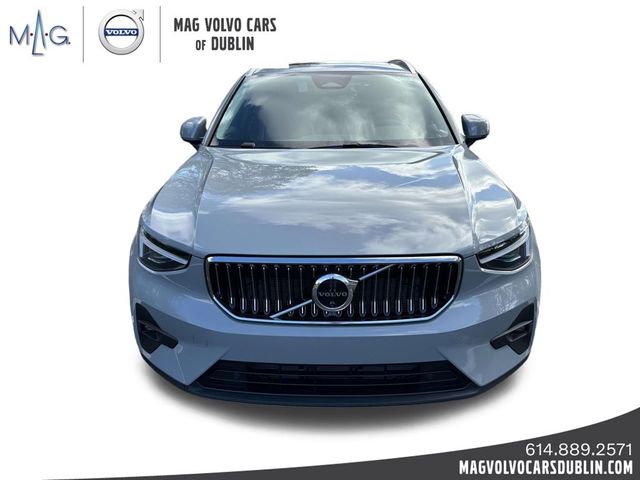 2025 Volvo XC40 Plus Bright Theme