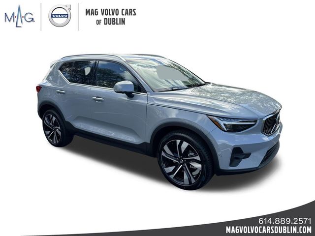 2025 Volvo XC40 Plus Bright Theme