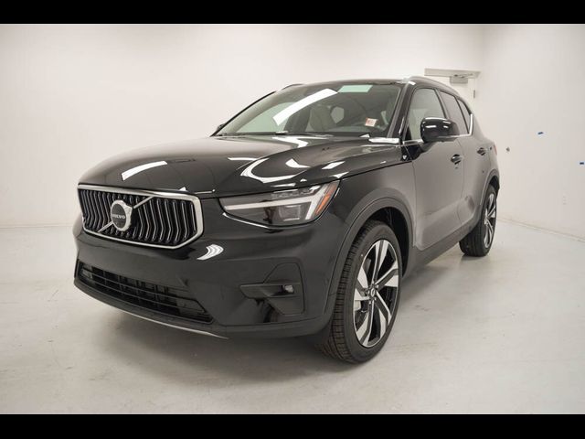 2025 Volvo XC40 Plus Bright Theme