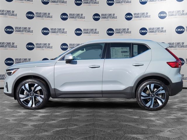 2025 Volvo XC40 Plus Bright Theme