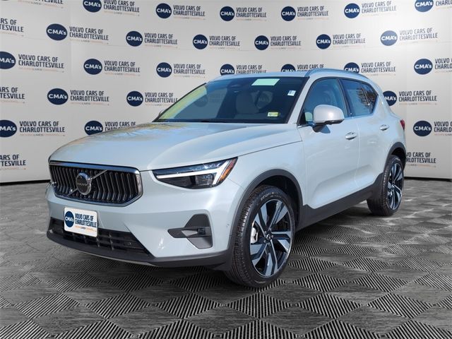 2025 Volvo XC40 Plus Bright Theme