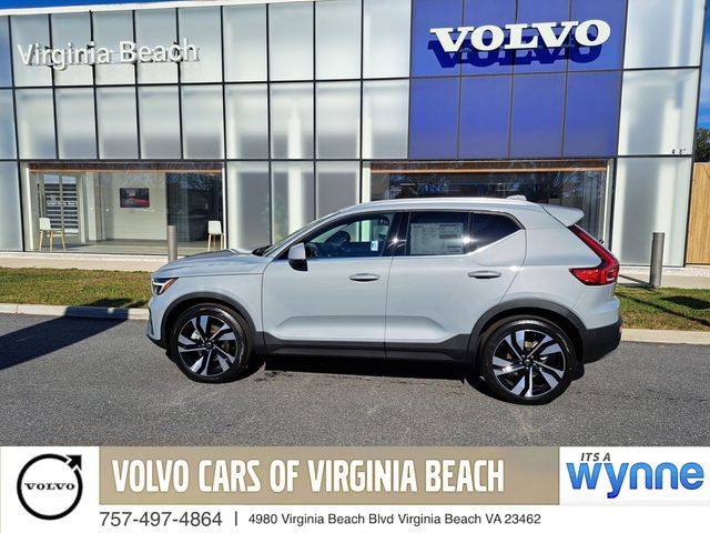 2025 Volvo XC40 Plus Bright Theme