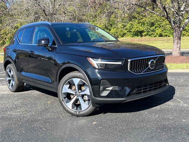 2025 Volvo XC40 Plus Bright Theme