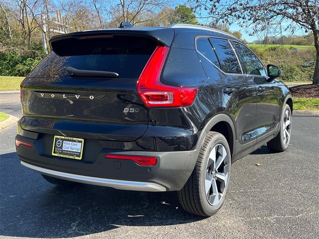 2025 Volvo XC40 Plus Bright Theme