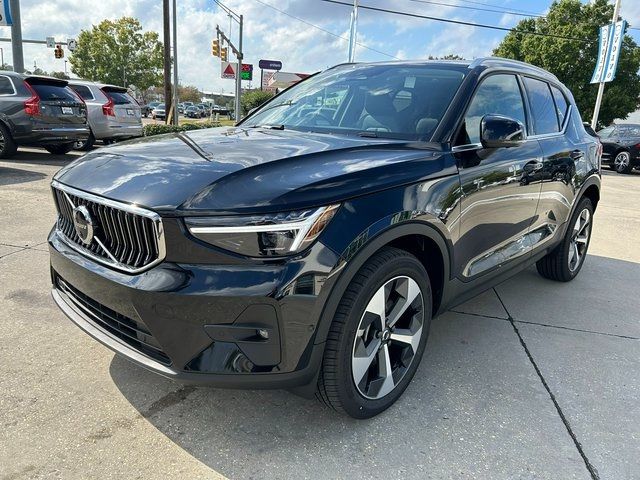 2025 Volvo XC40 Plus Bright Theme