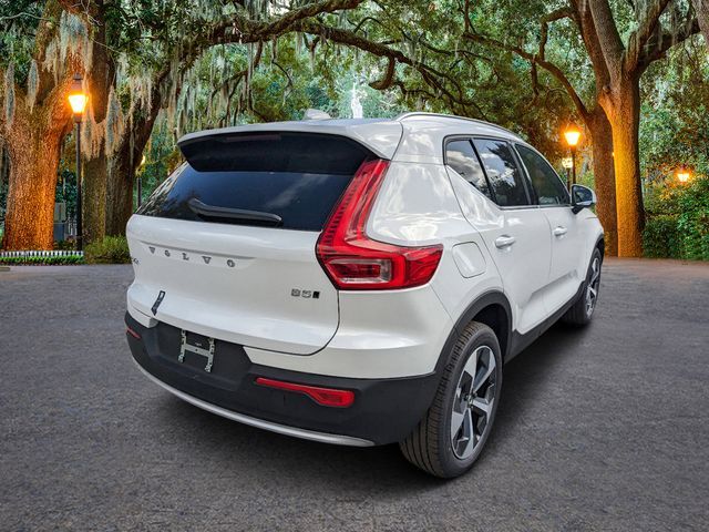 2025 Volvo XC40 Plus Bright Theme