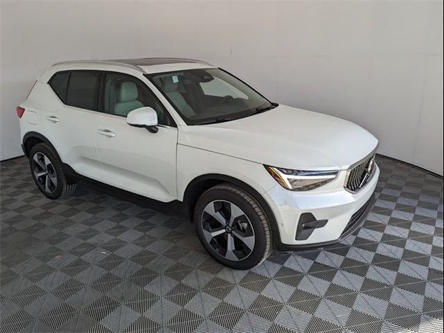 2025 Volvo XC40 Plus Bright Theme