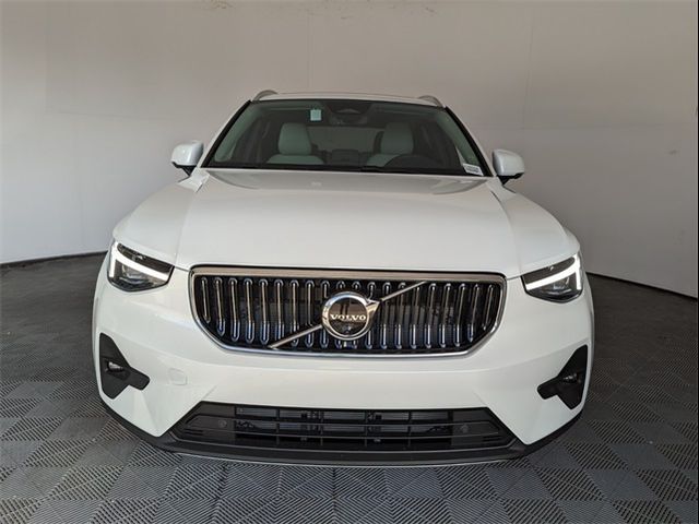 2025 Volvo XC40 Plus Bright Theme