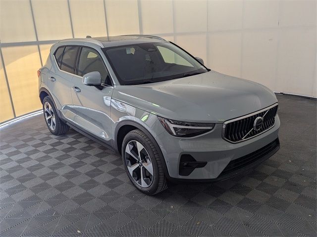 2025 Volvo XC40 Plus Bright Theme