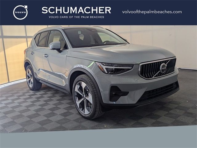 2025 Volvo XC40 Plus Bright Theme