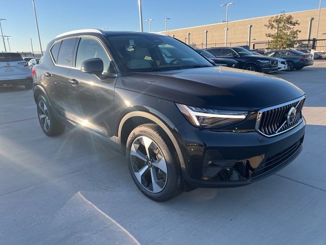 2025 Volvo XC40 Plus Bright Theme