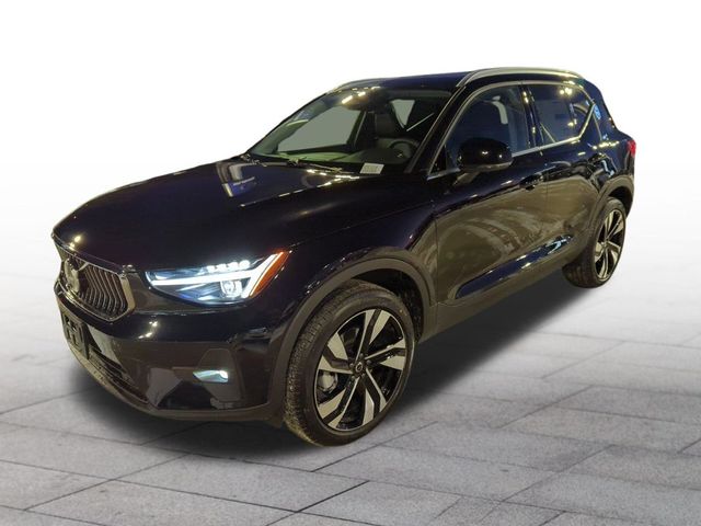 2025 Volvo XC40 Plus Bright Theme