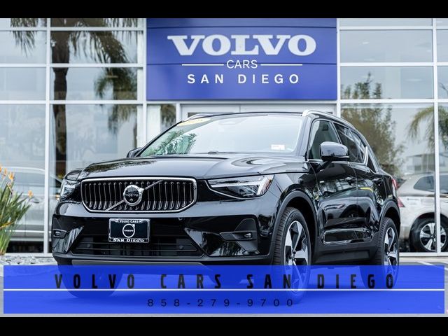 2025 Volvo XC40 Plus Bright Theme