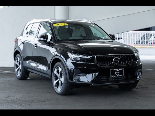 2025 Volvo XC40 Plus Bright Theme