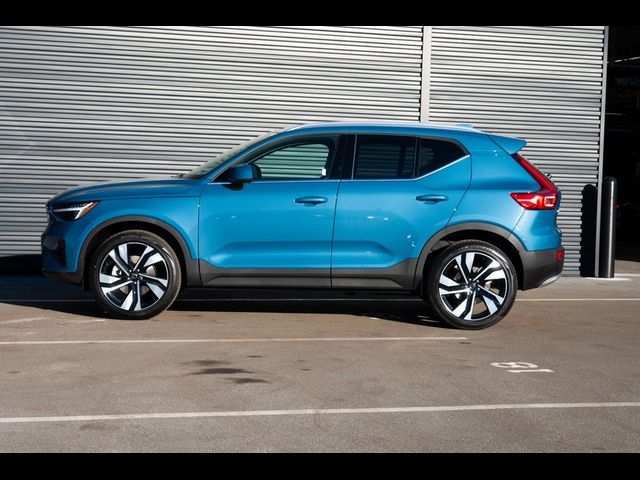 2025 Volvo XC40 Plus Bright Theme