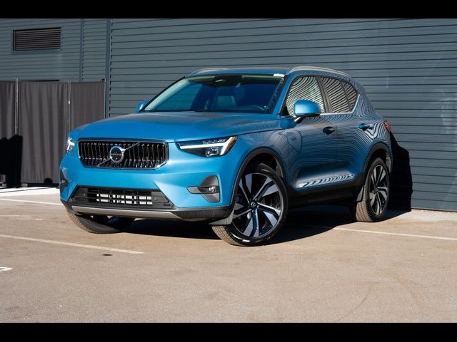 2025 Volvo XC40 Plus Bright Theme