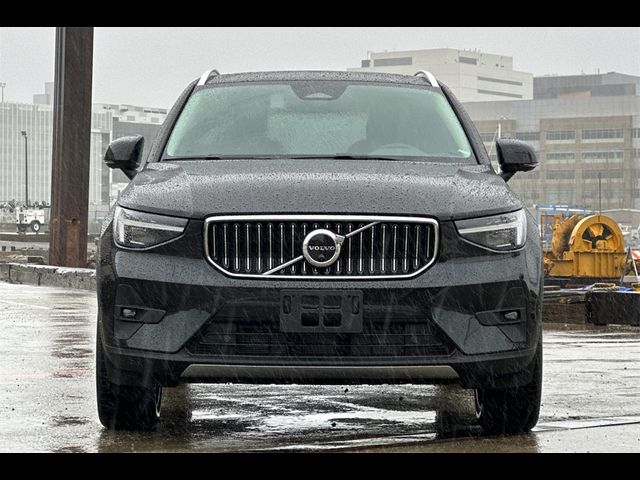 2025 Volvo XC40 Plus Bright Theme