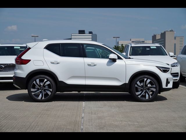 2025 Volvo XC40 Plus Bright Theme