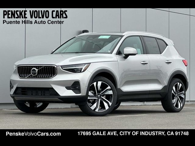 2025 Volvo XC40 Plus Bright Theme