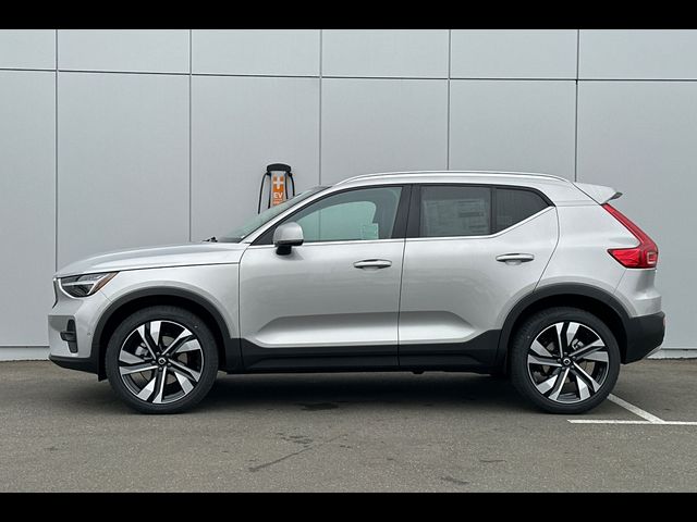 2025 Volvo XC40 Plus Bright Theme