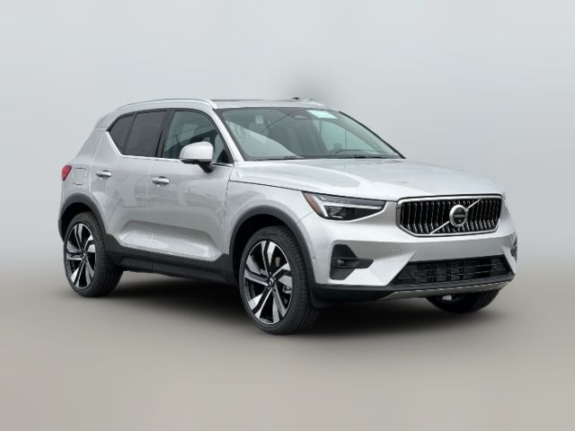 2025 Volvo XC40 Plus Bright Theme