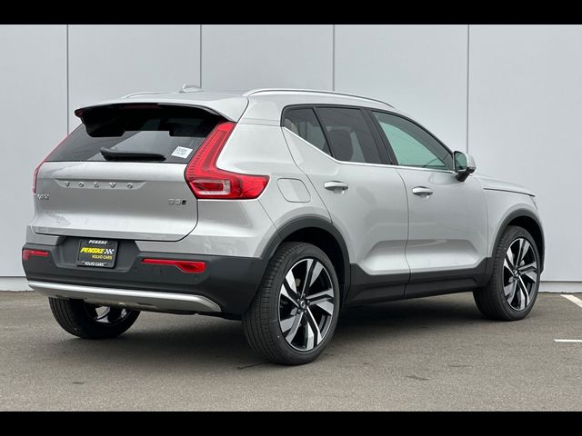 2025 Volvo XC40 Plus Bright Theme