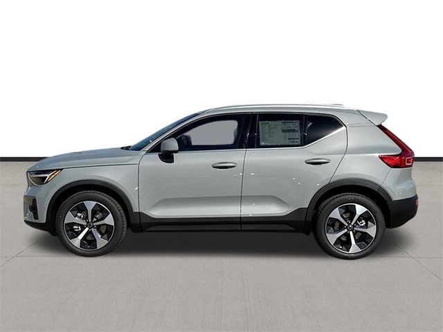 2025 Volvo XC40 Plus Bright Theme