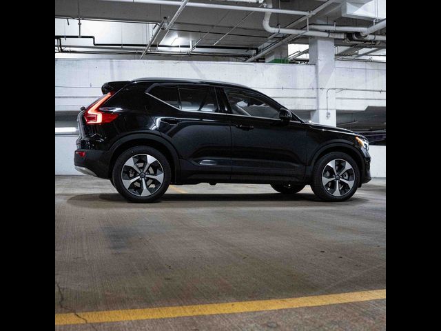 2025 Volvo XC40 Plus Bright Theme
