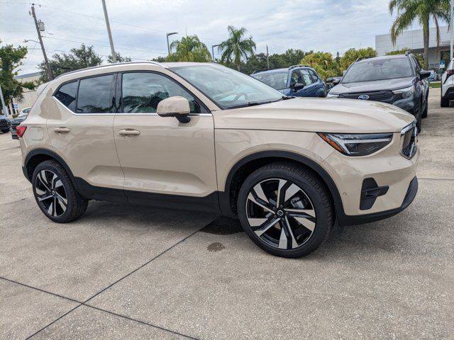 2025 Volvo XC40 Plus Bright Theme