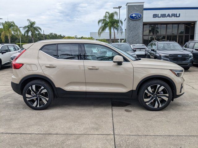 2025 Volvo XC40 Plus Bright Theme