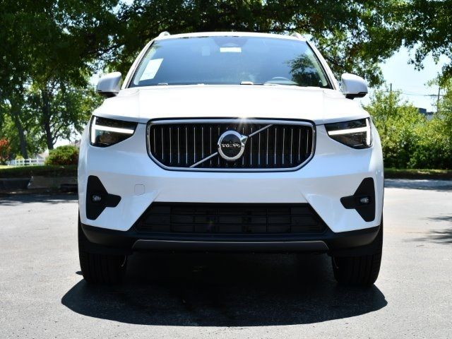 2025 Volvo XC40 Plus Bright Theme