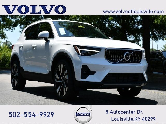 2025 Volvo XC40 Plus Bright Theme