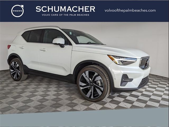 2025 Volvo XC40 Plus Bright Theme