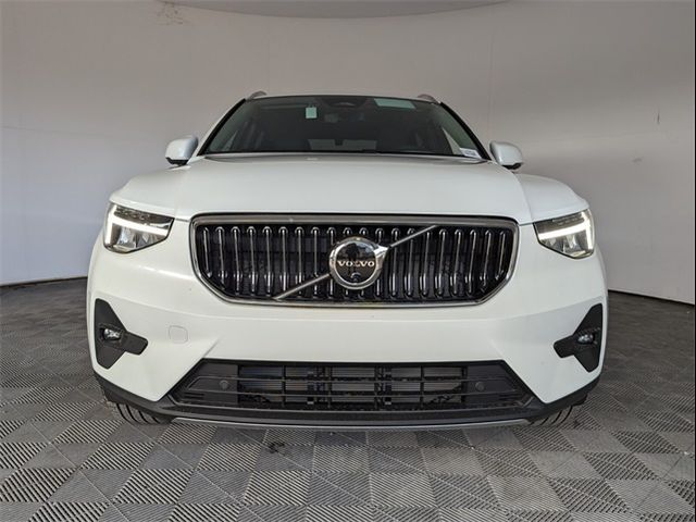 2025 Volvo XC40 Plus Bright Theme